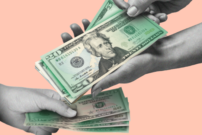 two hands with cash implying how to deal with money in relationships